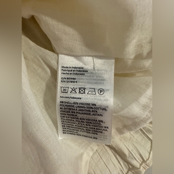 H&M Smocked Cream Sleeveless Top, Size L - Picture 11 of 12